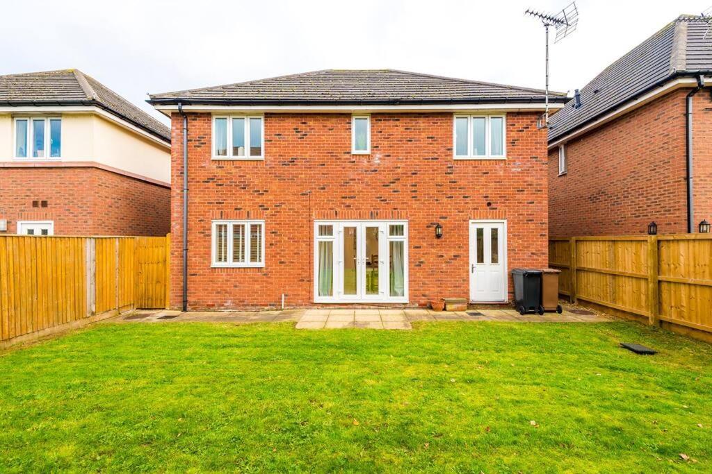 Luxurious Cosy 4Br Home Cheshire Saughall エクステリア 写真